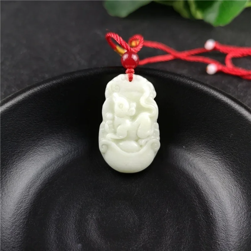 Zodíaco chinês esculpido jade  - Women'S Fashion Jewellery avaliação e preço