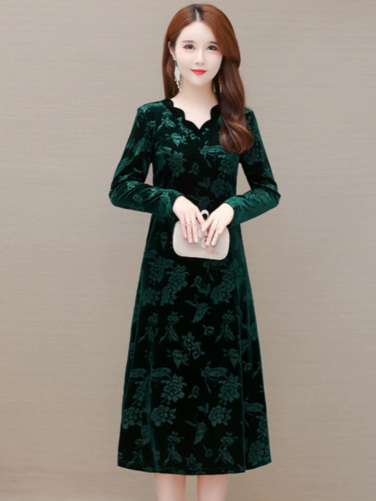 Vestido Elegante de Veludo com - Women Fashion Over The Years avaliação e preço
